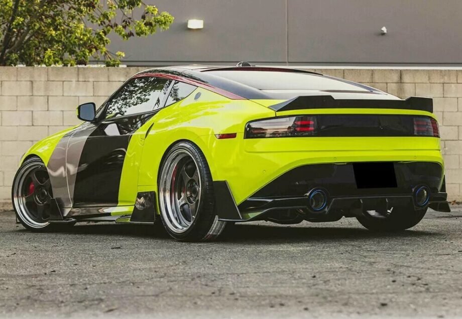 Aggressive Nissan 400Z (RZ34) with dry carbon fiber aero kit