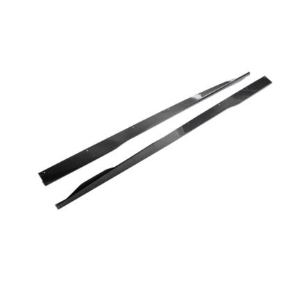 Aggressive carbon fiber side skirts on Ford Mustang (S650)